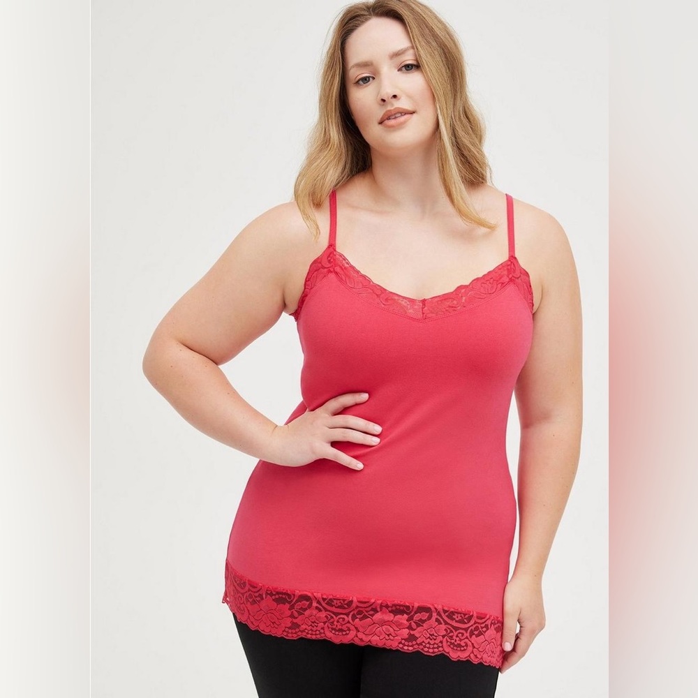 NWT Torrid 2 Foxy Lace Trim V-Neck Cami